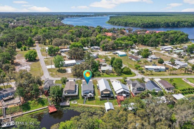 293 MAXWELL Drive, Welaka, FL 32193