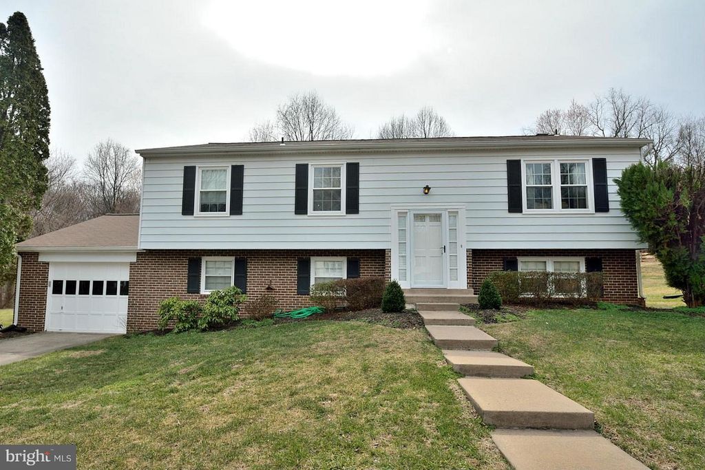 1700 PRELUDE DR, Vienna, VA 22182