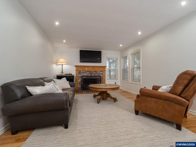 129 Nicholas Wy, Newberg, OR 97132