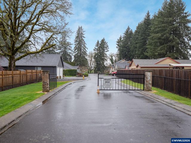 129 Nicholas Wy, Newberg, OR 97132