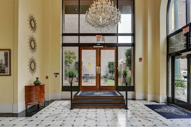 127 Madison Ave Apt 1701, Memphis, TN 38103