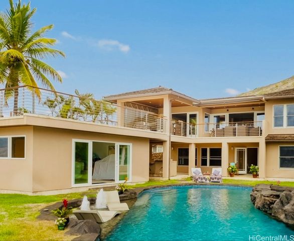 278 Makaweli Place, Honolulu, HI 96825