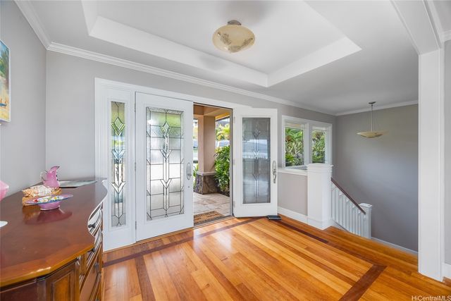 278 Makaweli Place, Honolulu, HI 96825