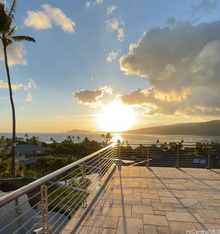 278 Makaweli Place, Honolulu, HI 96825