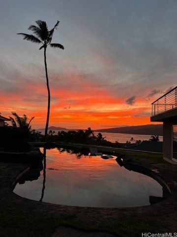 278 Makaweli Place, Honolulu, HI 96825