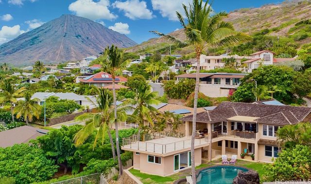 278 Makaweli Place, Honolulu, HI 96825