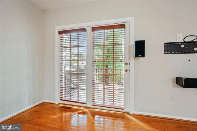 6024 LOGANWOOD, North Bethesda, MD 20852