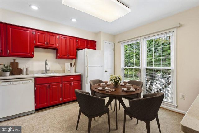 6024 LOGANWOOD, North Bethesda, MD 20852