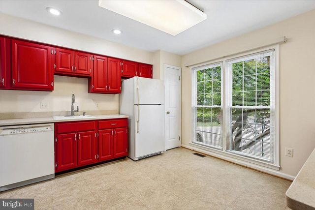 6024 LOGANWOOD, North Bethesda, MD 20852