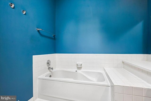 6024 LOGANWOOD, North Bethesda, MD 20852