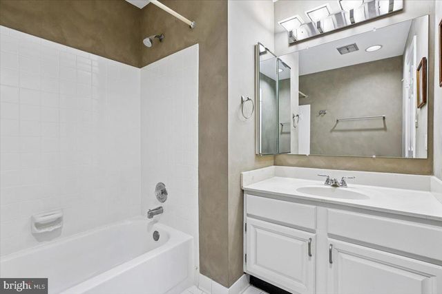 6024 LOGANWOOD, North Bethesda, MD 20852