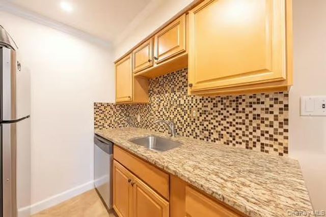 226 Millard 226, Babylon, NY 11704