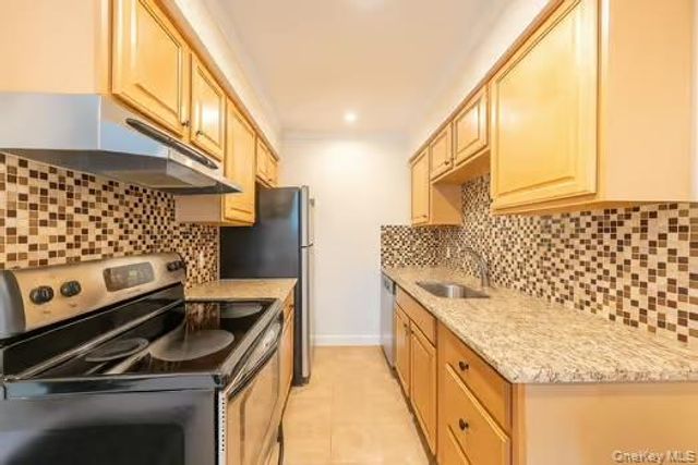 226 Millard 226, Babylon, NY 11704