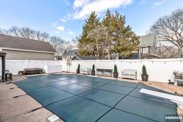 40 Courier Place, Rutherford, NJ 07070