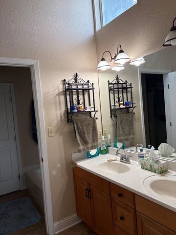 2113 Vista Ridge Dr, Kerrville, TX 78028