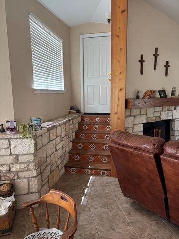 2113 Vista Ridge Dr, Kerrville, TX 78028