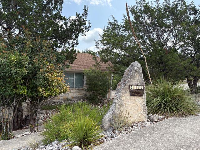 2113 Vista Ridge Dr, Kerrville, TX 78028