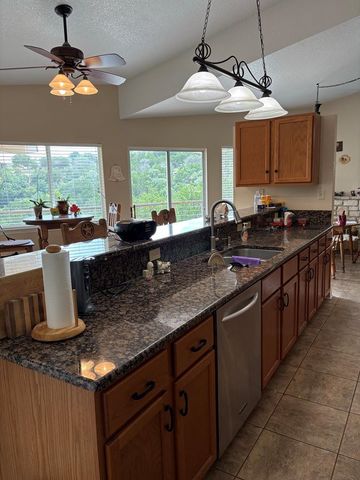 2113 Vista Ridge Dr, Kerrville, TX 78028