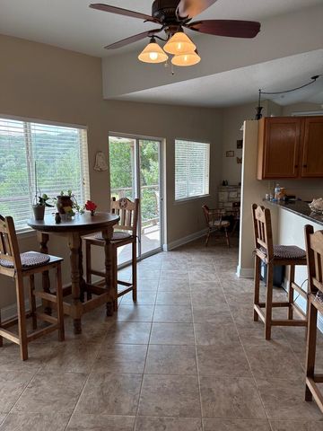 2113 Vista Ridge Dr, Kerrville, TX 78028
