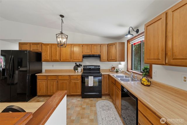 21611 Port Gamble Road NE, Poulsbo, WA 98370