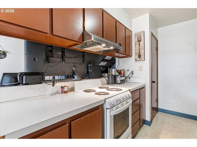 1649 Ne KANE Dr, Gresham, OR 97030