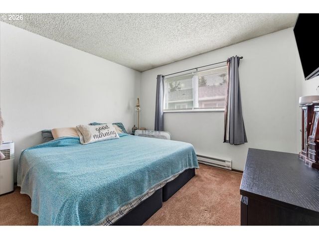 1649 Ne KANE Dr, Gresham, OR 97030