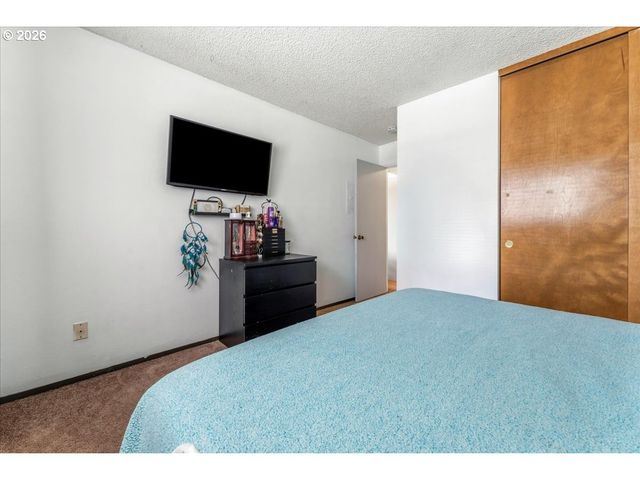 1649 Ne KANE Dr, Gresham, OR 97030