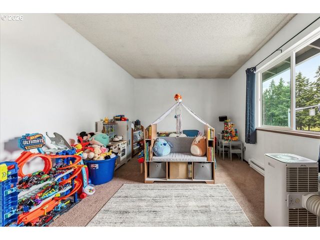 1649 Ne KANE Dr, Gresham, OR 97030