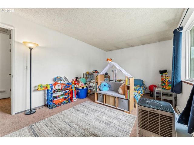 1649 Ne KANE Dr, Gresham, OR 97030