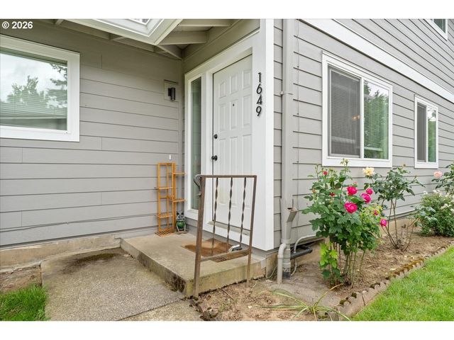 1649 Ne KANE Dr, Gresham, OR 97030