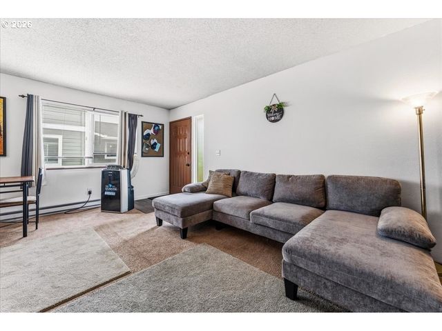 1649 Ne KANE Dr, Gresham, OR 97030
