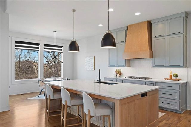 8181 Valley Road, Lenexa, KS 66220