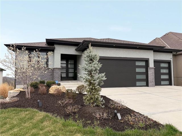 8181 Valley Road, Lenexa, KS 66220