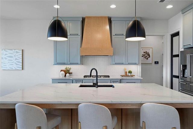 8181 Valley Road, Lenexa, KS 66220