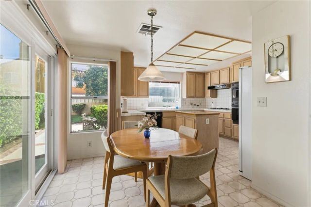 7422 Kyle Court, West Hills, CA 91307