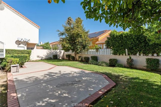 7422 Kyle Court, West Hills, CA 91307
