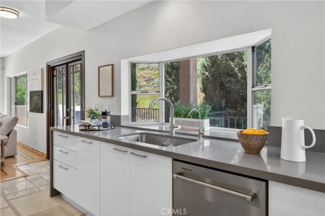 1050 N High Knoll, Walnut, CA 91789