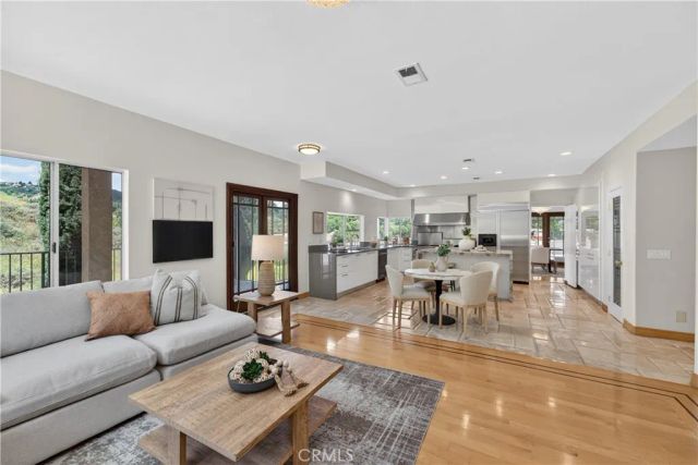 1050 N High Knoll, Walnut, CA 91789