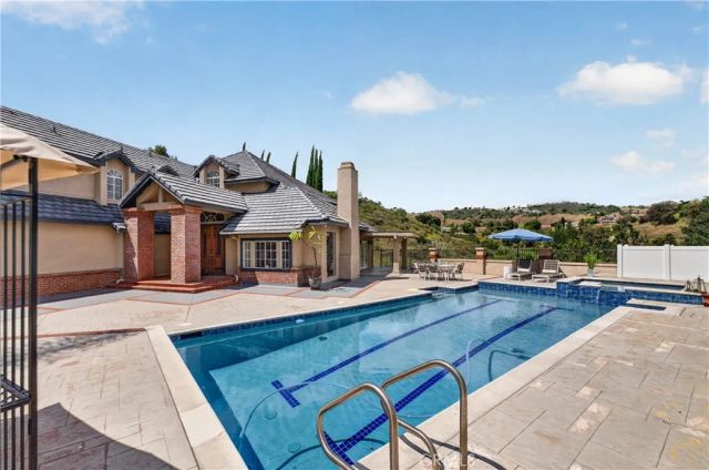 1050 N High Knoll, Walnut, CA 91789