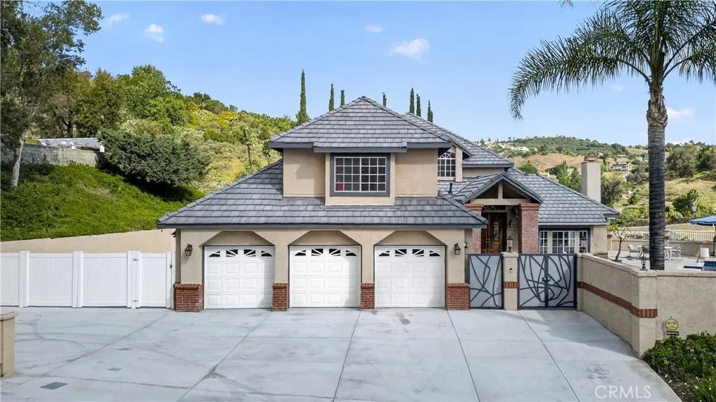 1050 N High Knoll, Walnut, CA 91789