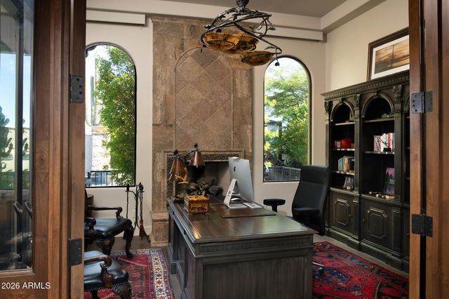 10681 E GREYTHORN Drive, Scottsdale, AZ 85262
