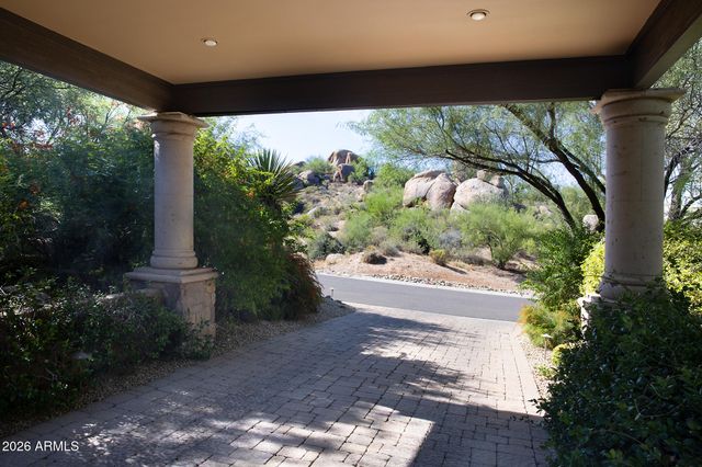 10681 E GREYTHORN Drive, Scottsdale, AZ 85262