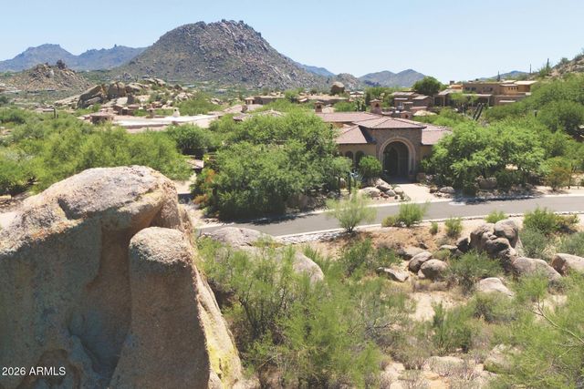 10681 E GREYTHORN Drive, Scottsdale, AZ 85262