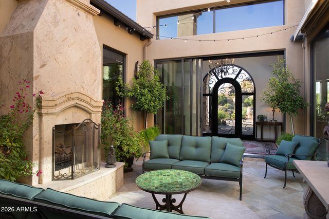 10681 E GREYTHORN Drive, Scottsdale, AZ 85262