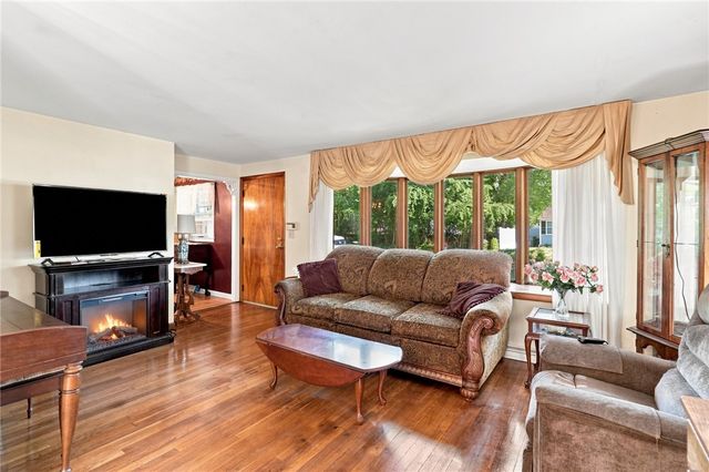 100 Granite Street, Warwick, RI 02886