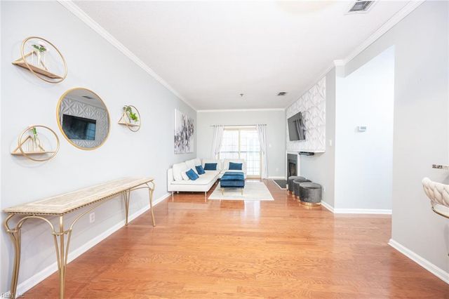 230 College Pl Apt 226, Norfolk, VA 23510