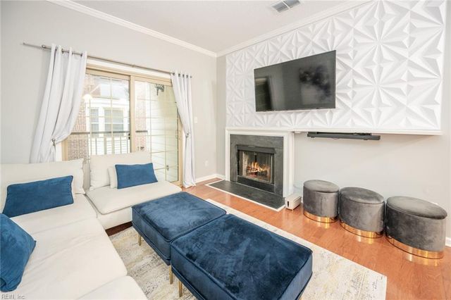 230 College Pl Apt 226, Norfolk, VA 23510