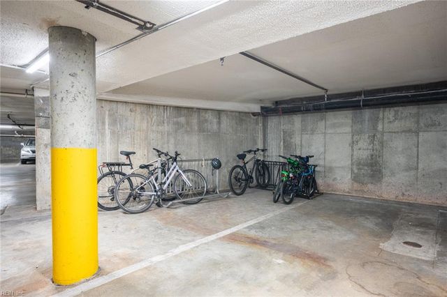 230 College Pl Apt 226, Norfolk, VA 23510