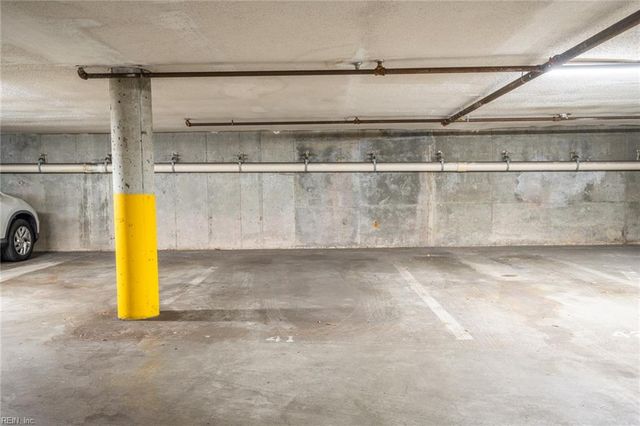 230 College Pl Apt 226, Norfolk, VA 23510