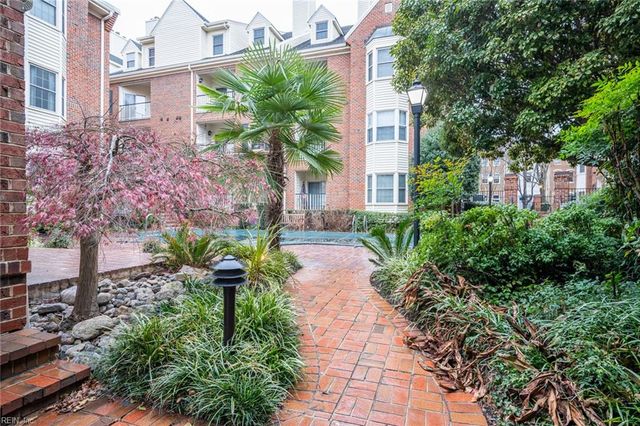 230 College Pl Apt 226, Norfolk, VA 23510